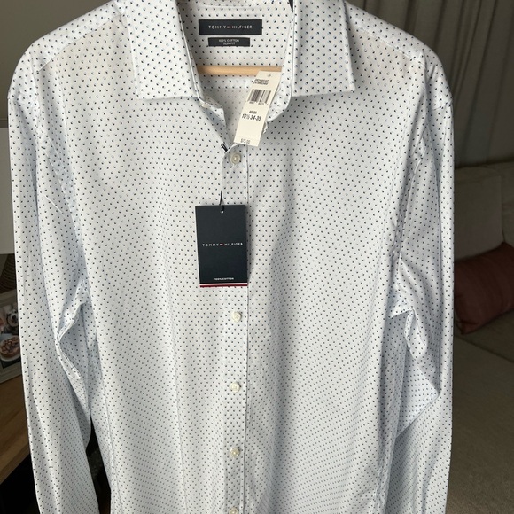 Tommy Hilfiger Men’s Aruba White W/Blue Design L/S Button Up 16.5, 34/35 NWT $75 - Picture 2 of 14
